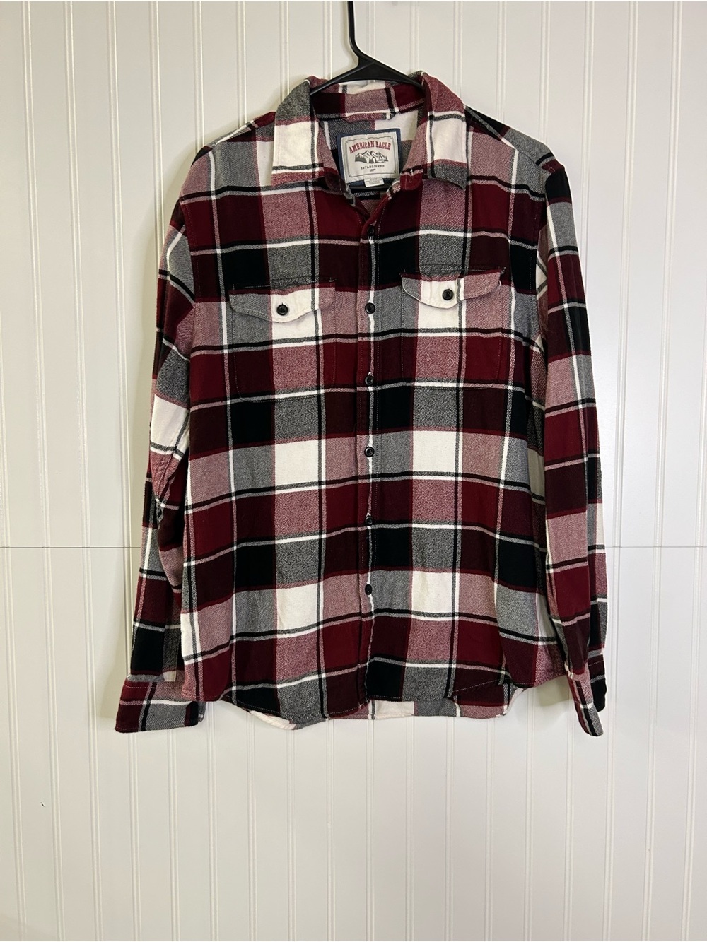 American Eagle Burgundy Black White Plaid Flannel Shirt Size Medium